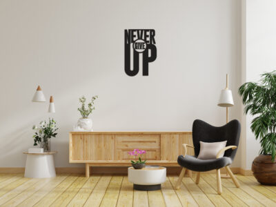 לעולם אל תכנע - Never Give Up