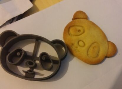 חותך עוגיות/ פלסטלינה  דב פנדה