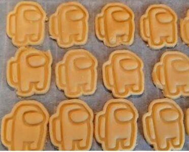 חותך עוגיות / פלסטלינה  אמונג