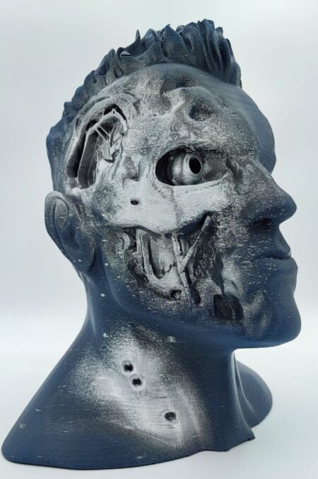 פסל שוורצנגר T800