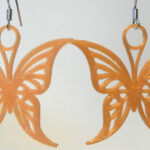 זוג עגילים בצורת פרפרים